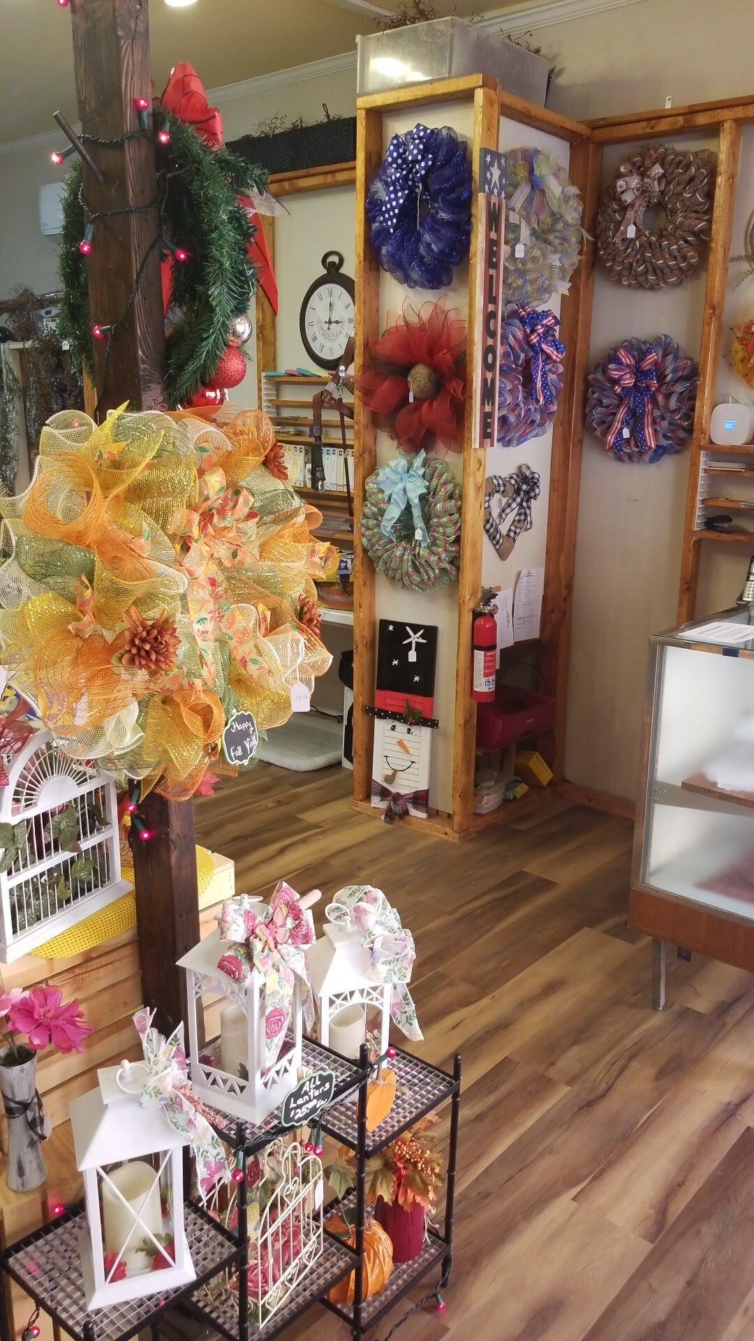Liberty Street General Store - Craft Table Image