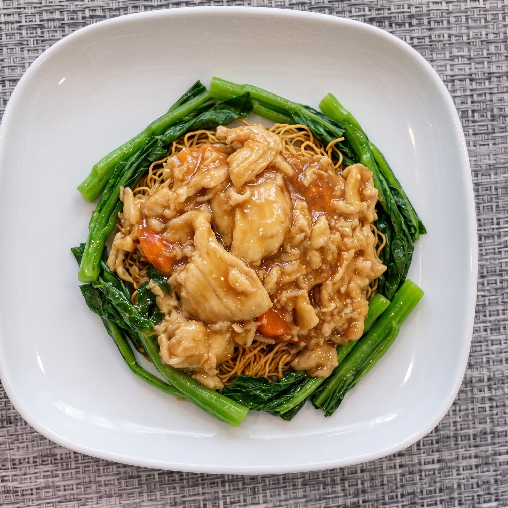Chicken Chow Mein / 雞球炒麵