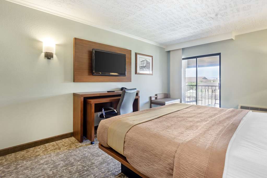 Best Western Plus Ahtanum Inn Image