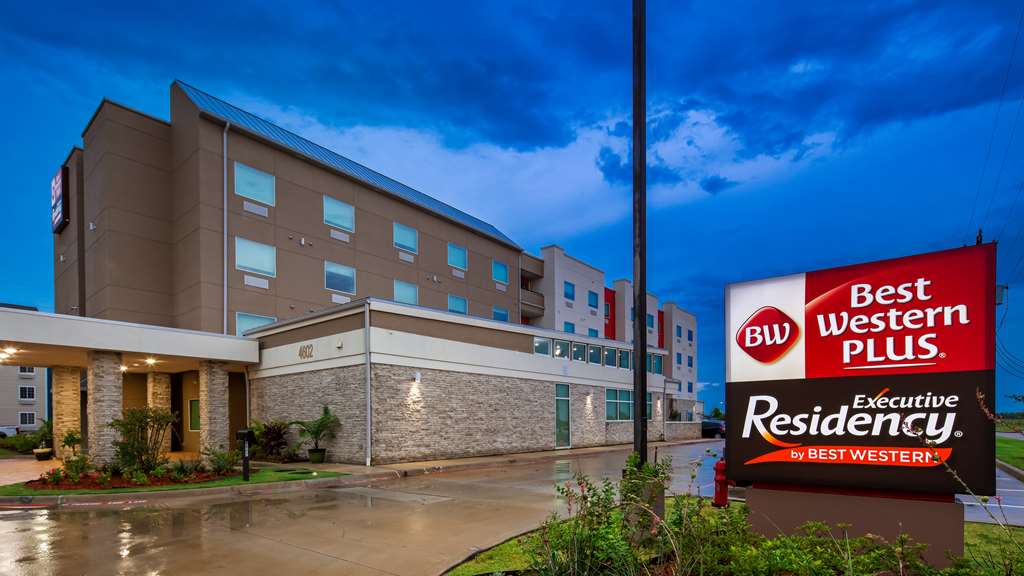 Best Western Plus Executive Residency Baytown Image