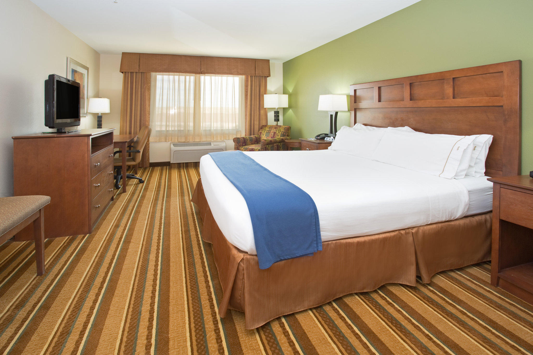 Holiday Inn Express & Suites Los Alamos Entrada Park Photo