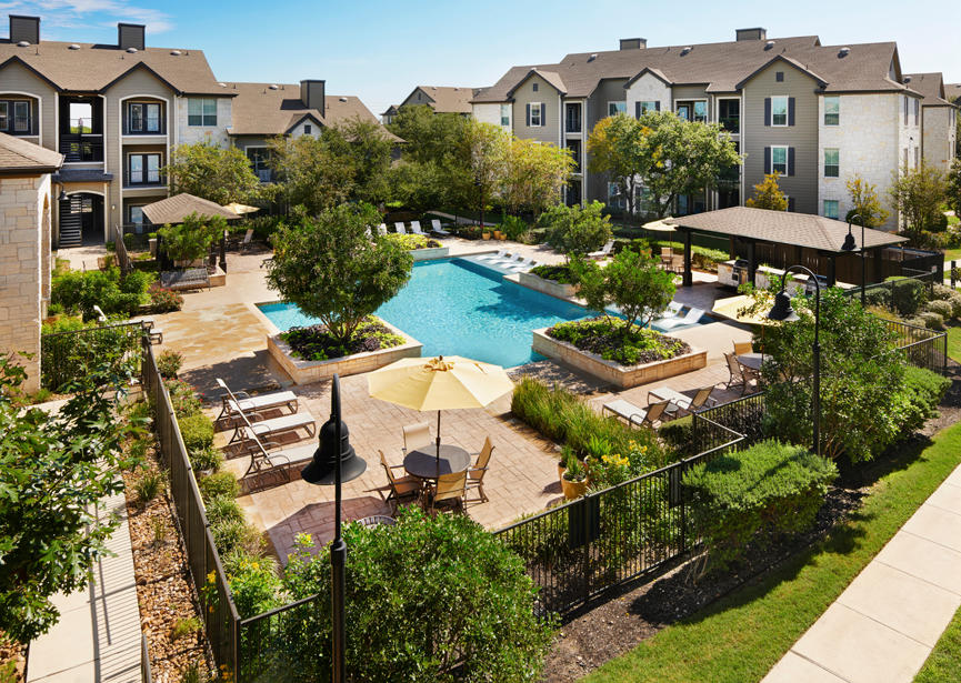 Camden Amber Oaks Apartments Photo