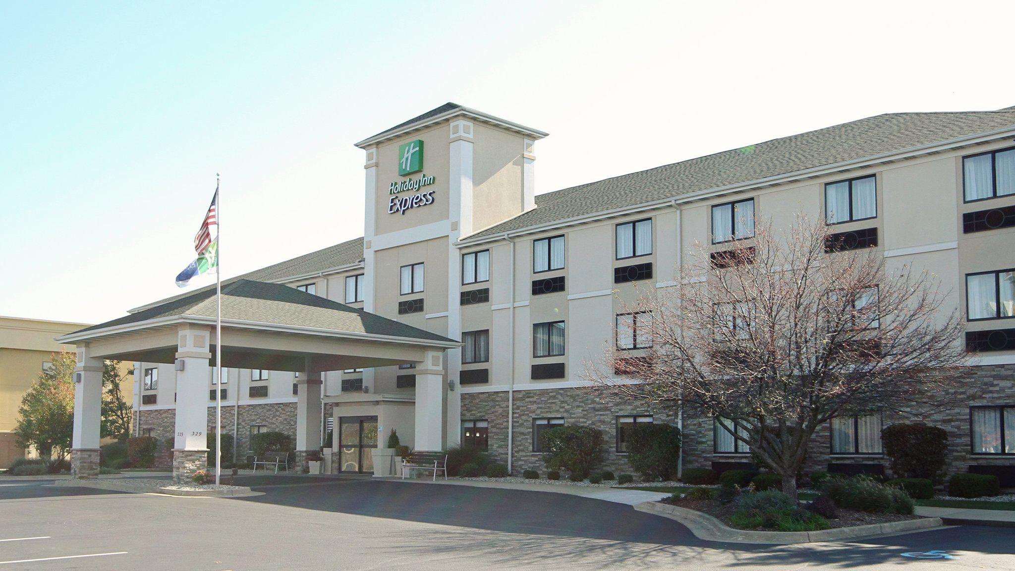 Holiday Inn Express Marshall Photo