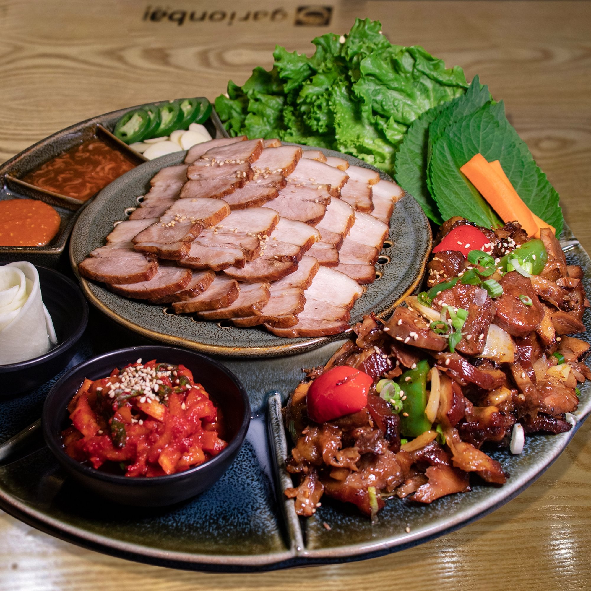 Bossam & seasoned jokbal
