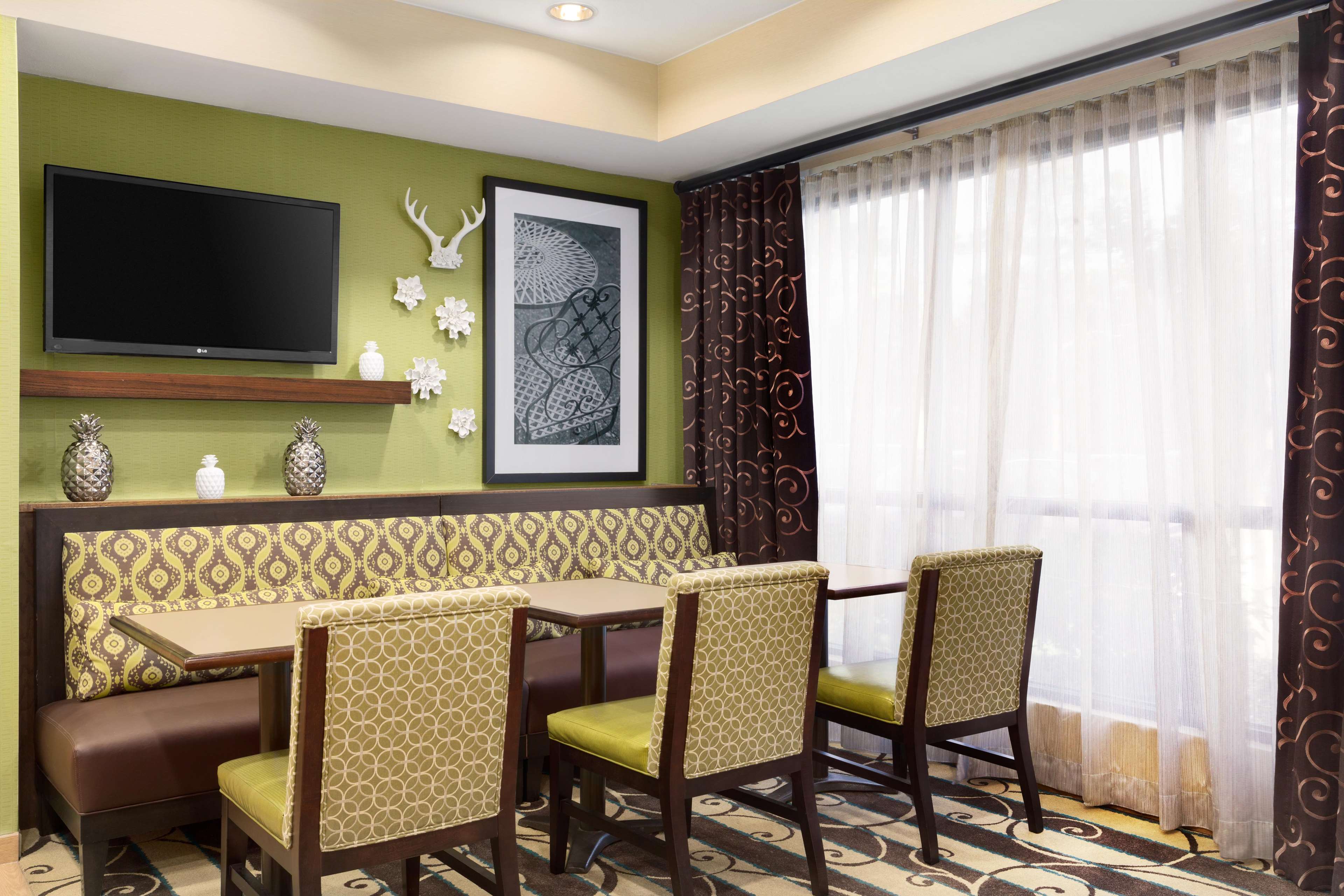 Hampton Inn Houston-Willowbrook Mall Photo