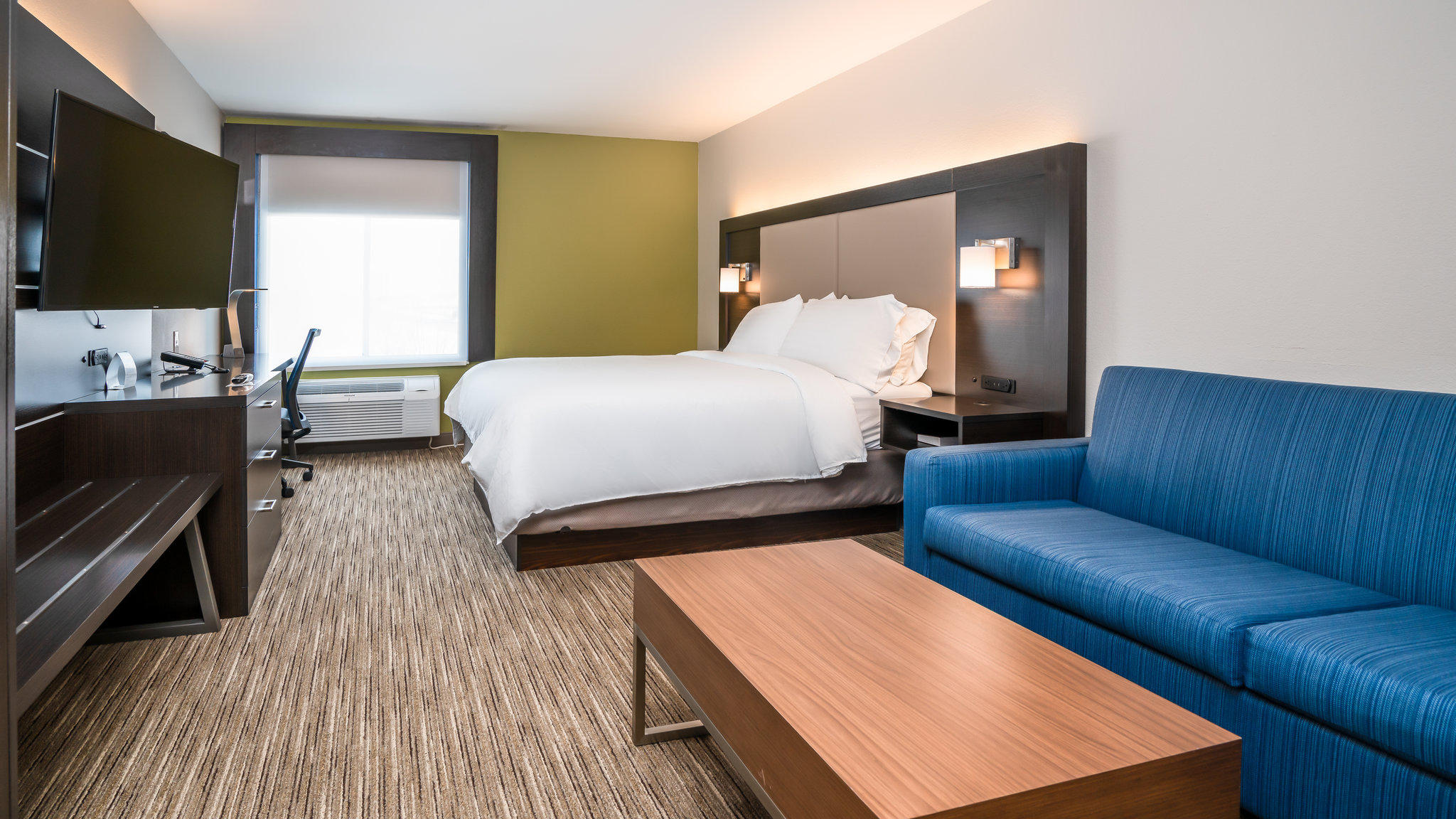 Holiday Inn Express & Suites Coon Rapids-Blaine Area Photo