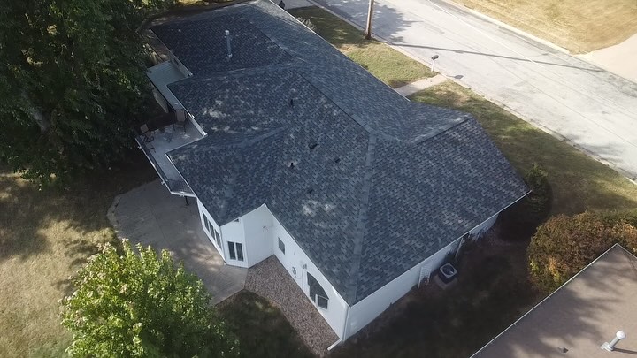 Red Oak Roofing Image