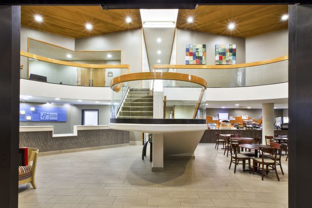 Images Holiday Inn Express Detroit-Warren (Gm Tech Ctr)
