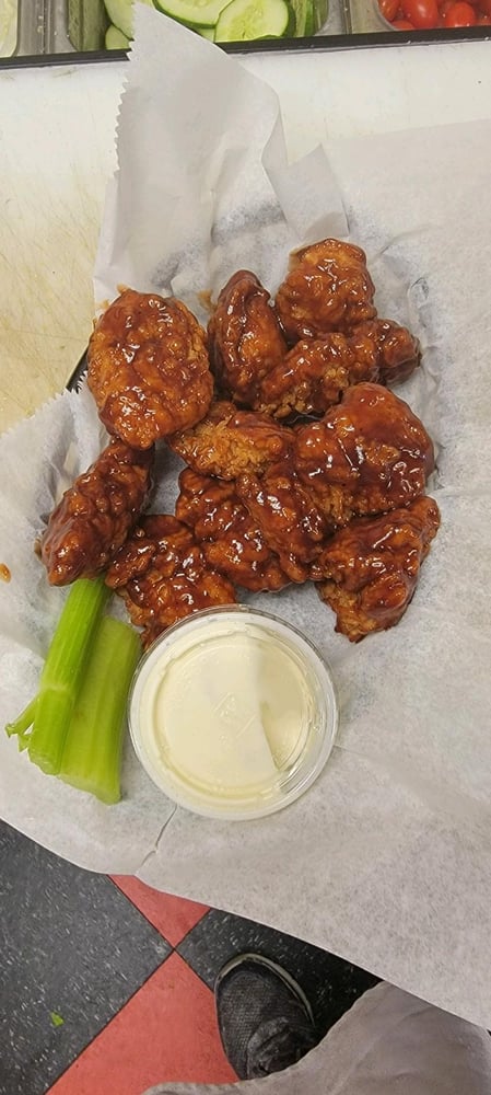 BONELESS WINGS (10)