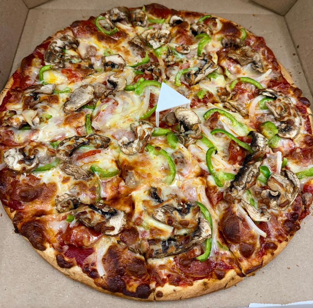 Deluxe Pizza