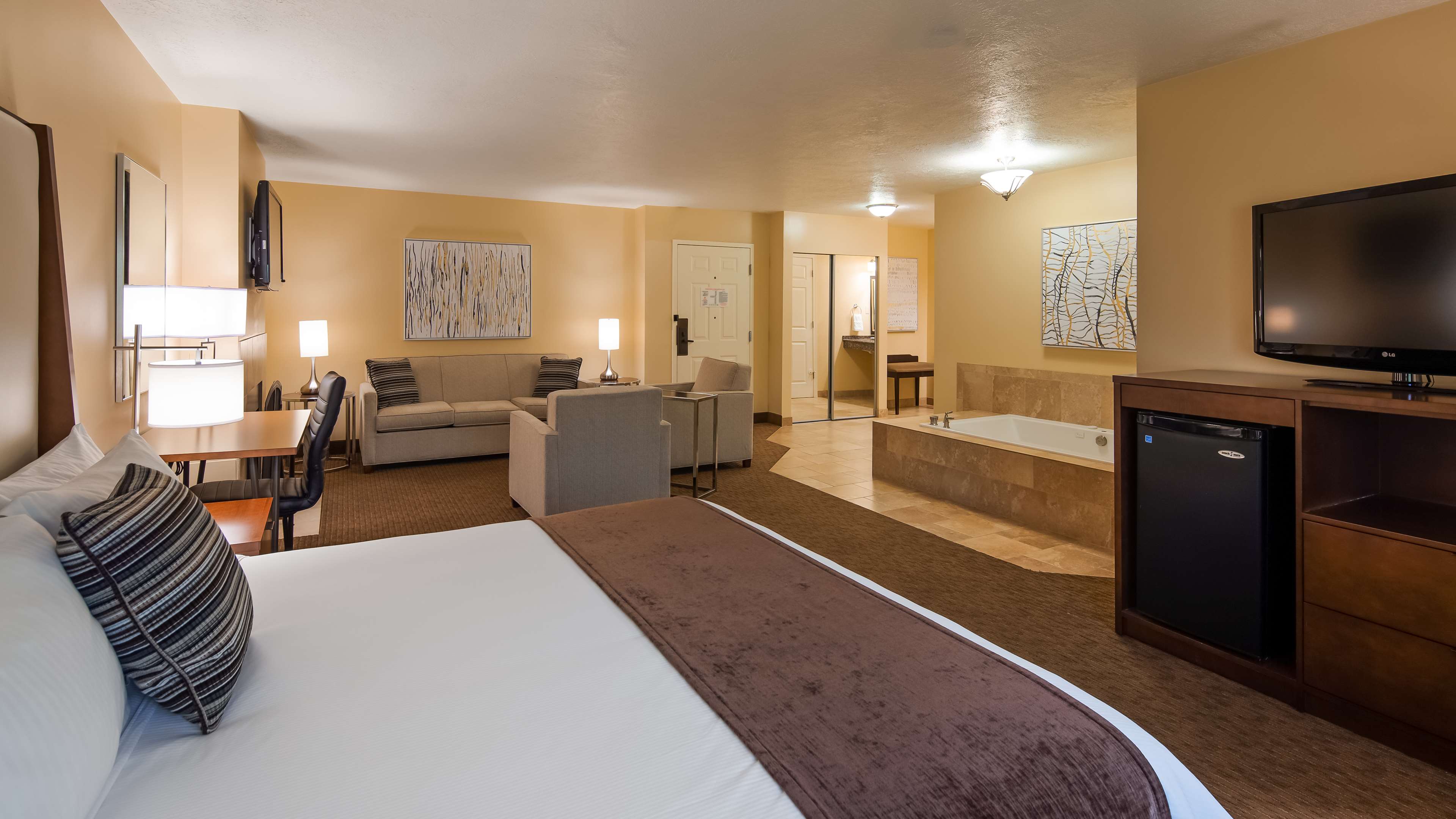 Best Western Plus CottonTree Inn Photo