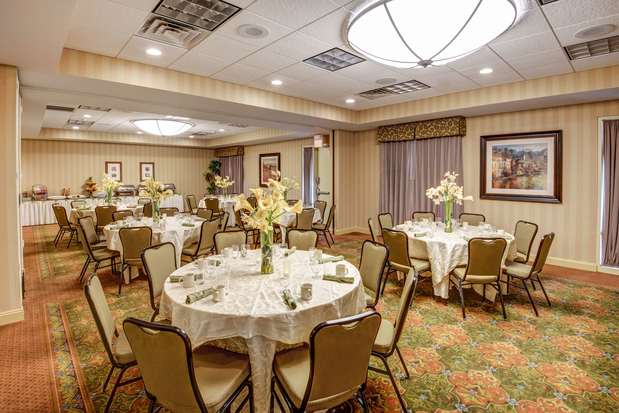 Images Hilton Garden Inn Lakewood