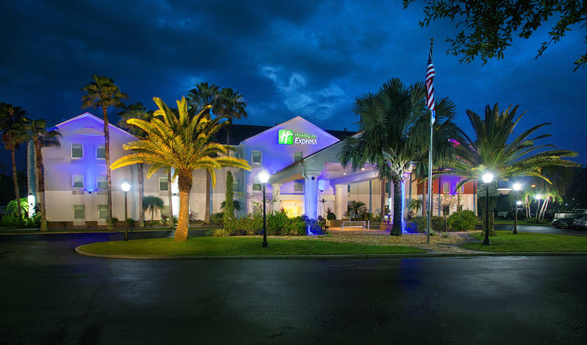 Holiday Inn Express & Suites Port Charlotte Photo