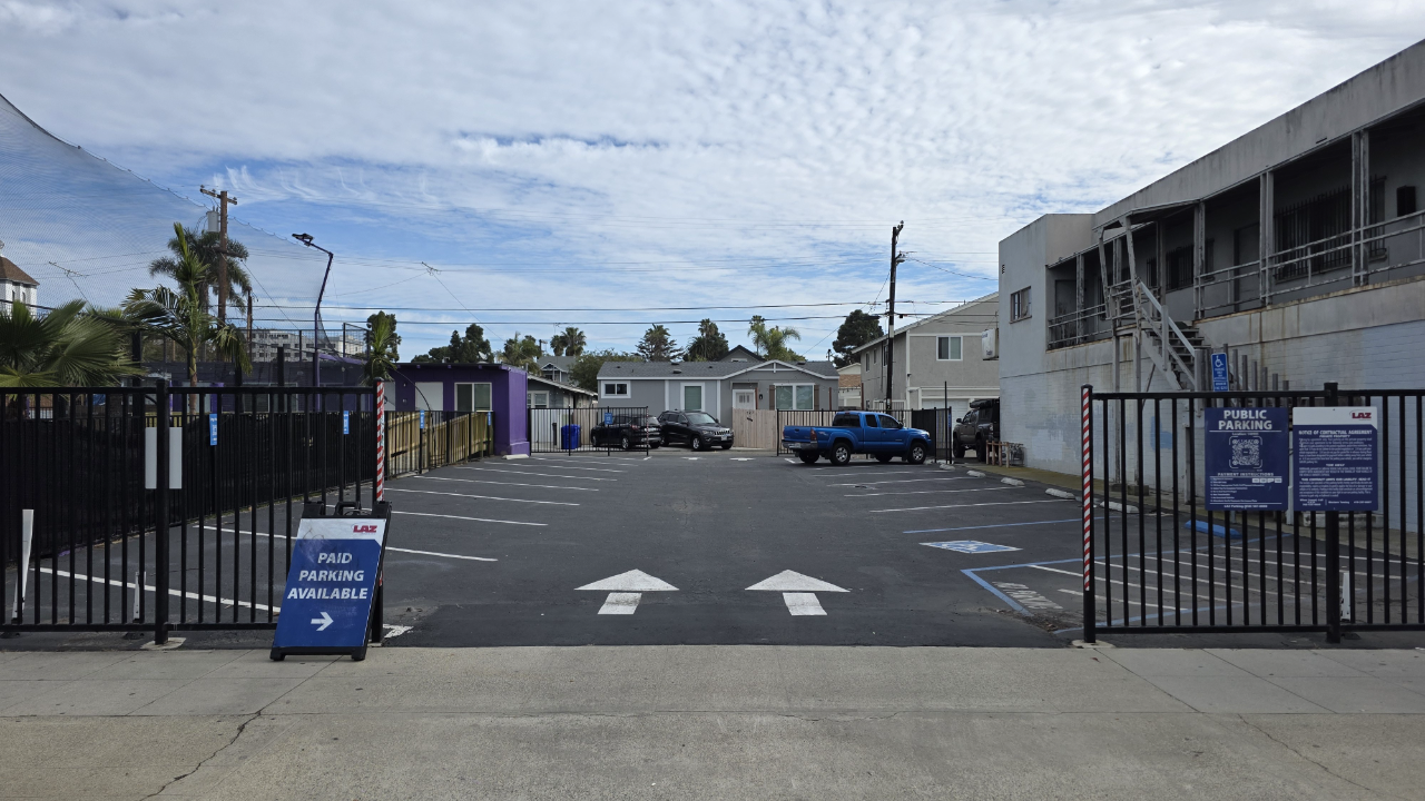 LAZ Parking - 226 S Coast Highway