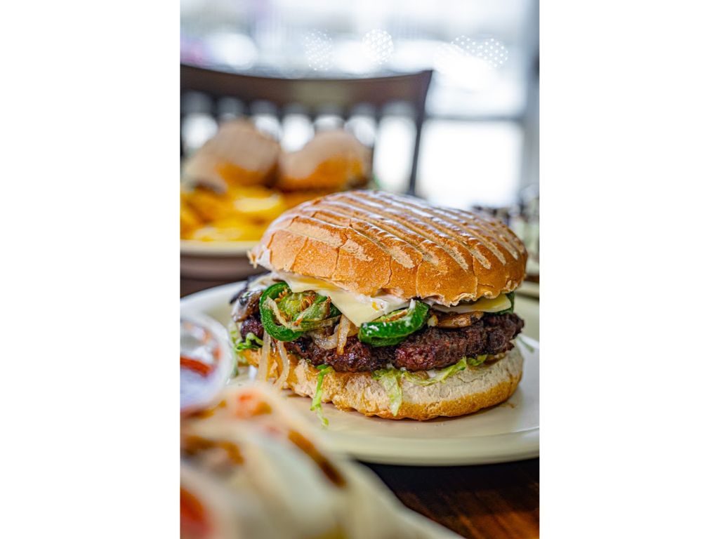 Deluxe Cheese Burger