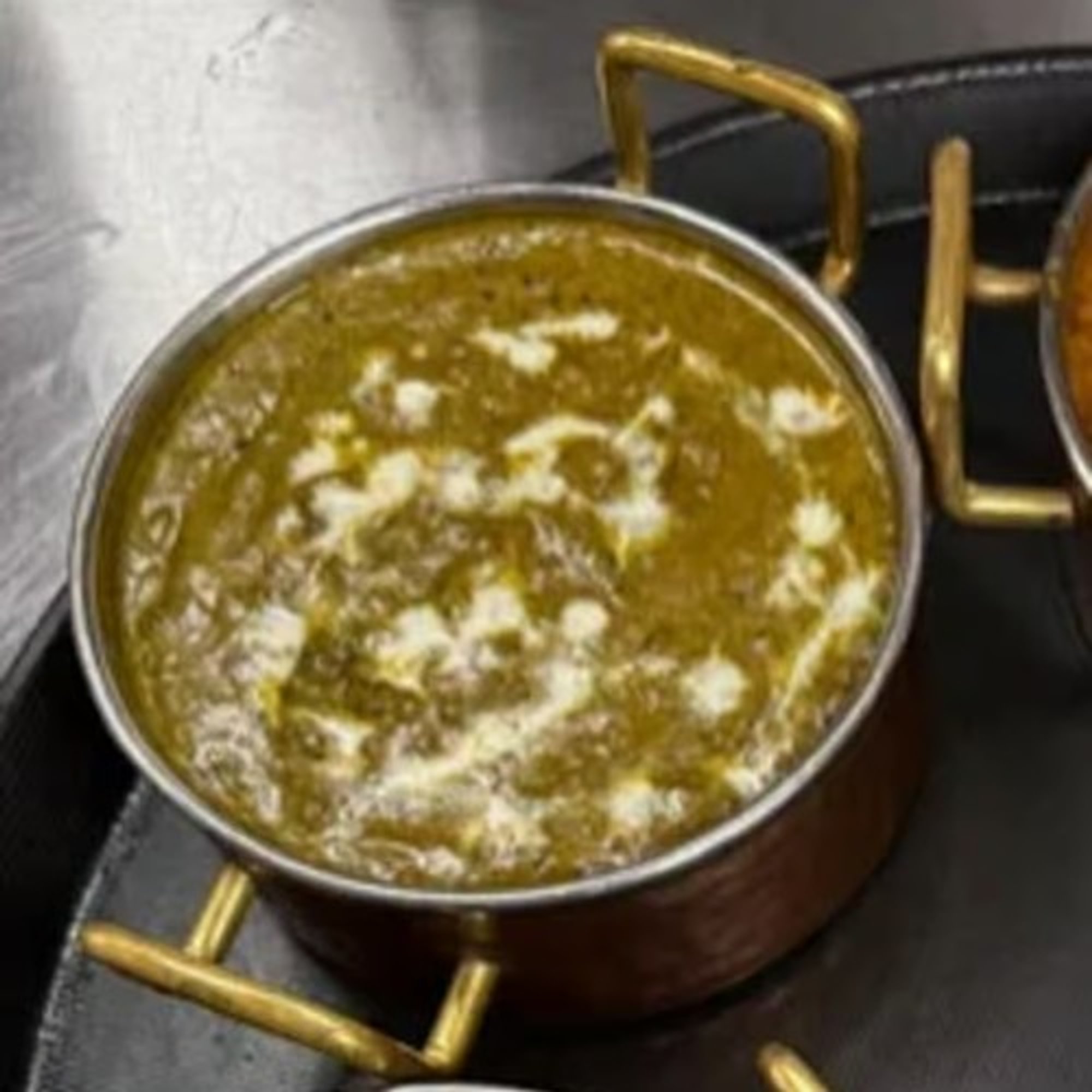 Saag Ponir