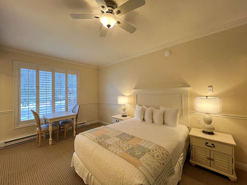Best Western Grandma's Feather Bed Image