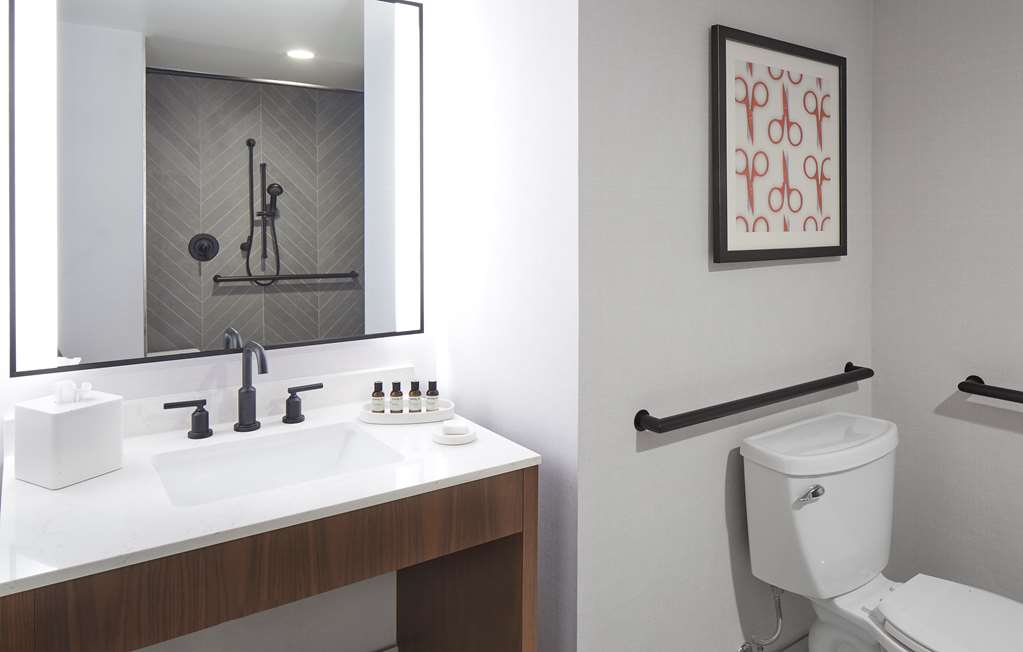 Cumberland House Knoxville, Tapestry Collection by Hilton Image