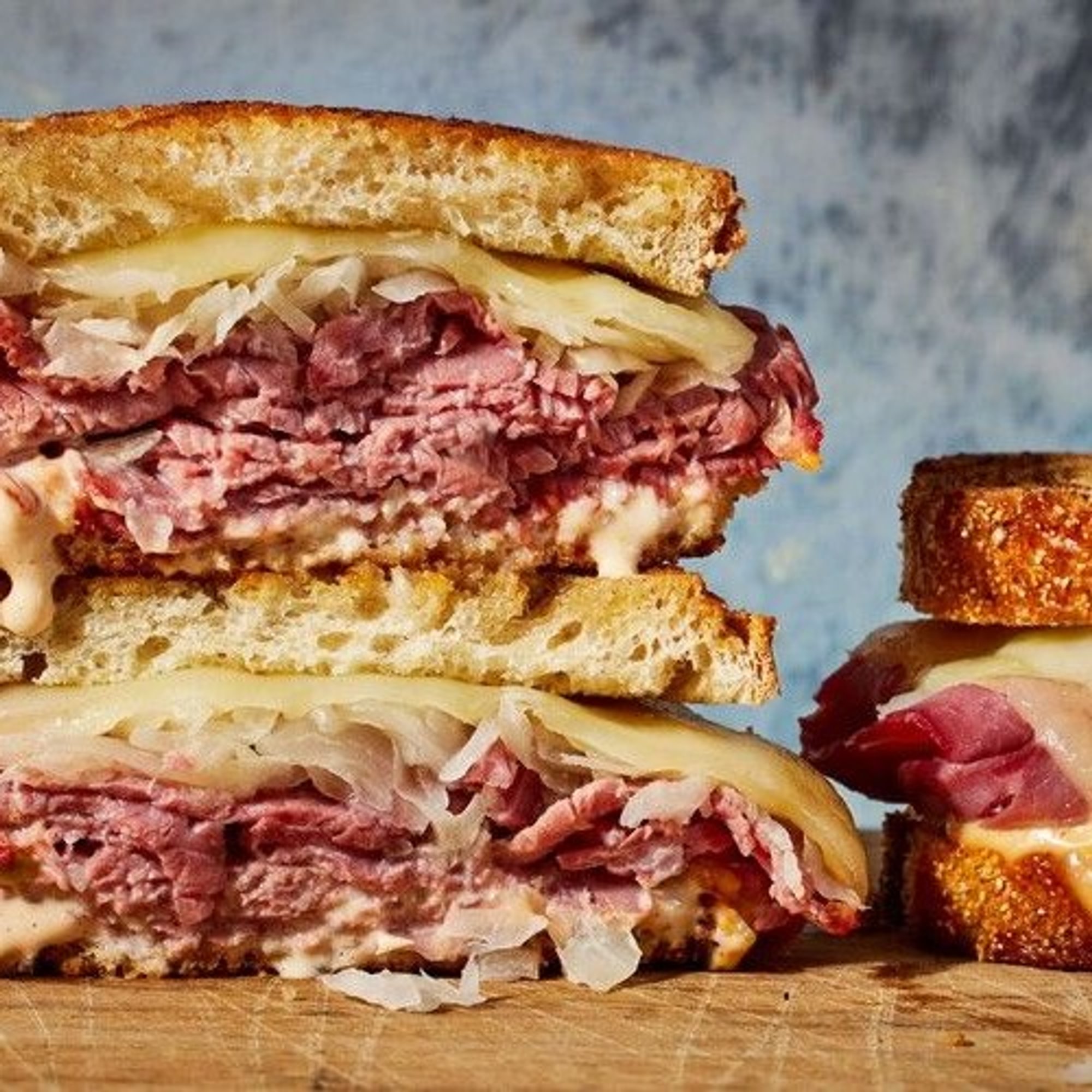 CORNED BEEF REUBEN