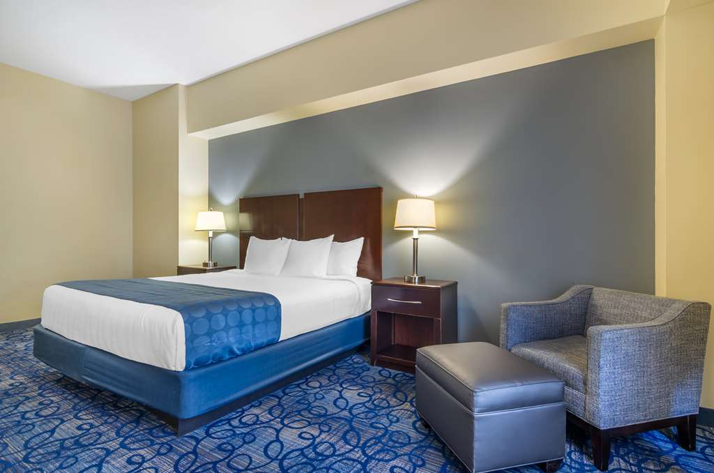 Best Western Plus Waynesboro Inn & Suites Conference Center Image