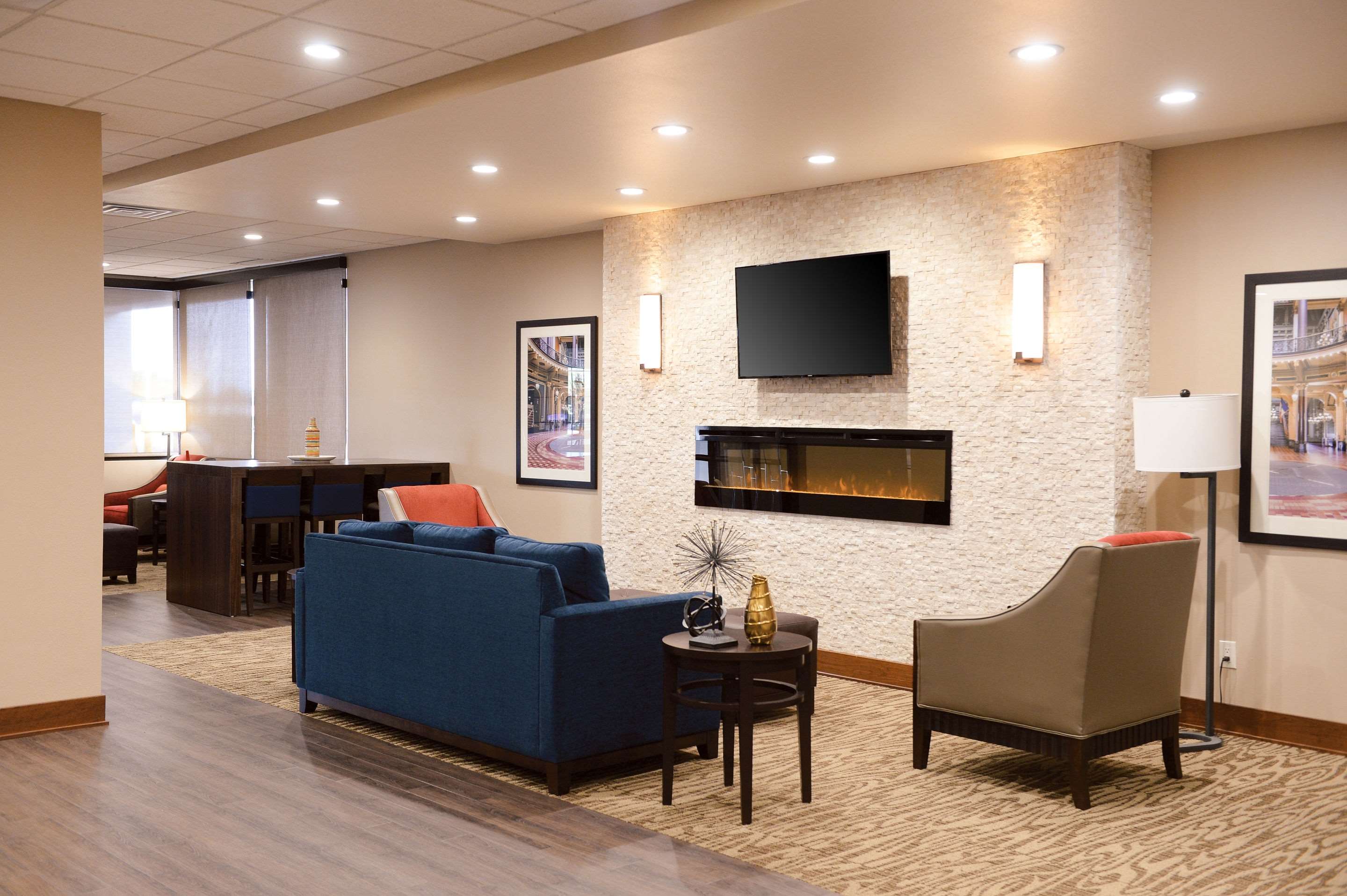 Comfort Inn & Suites Event Center Photo