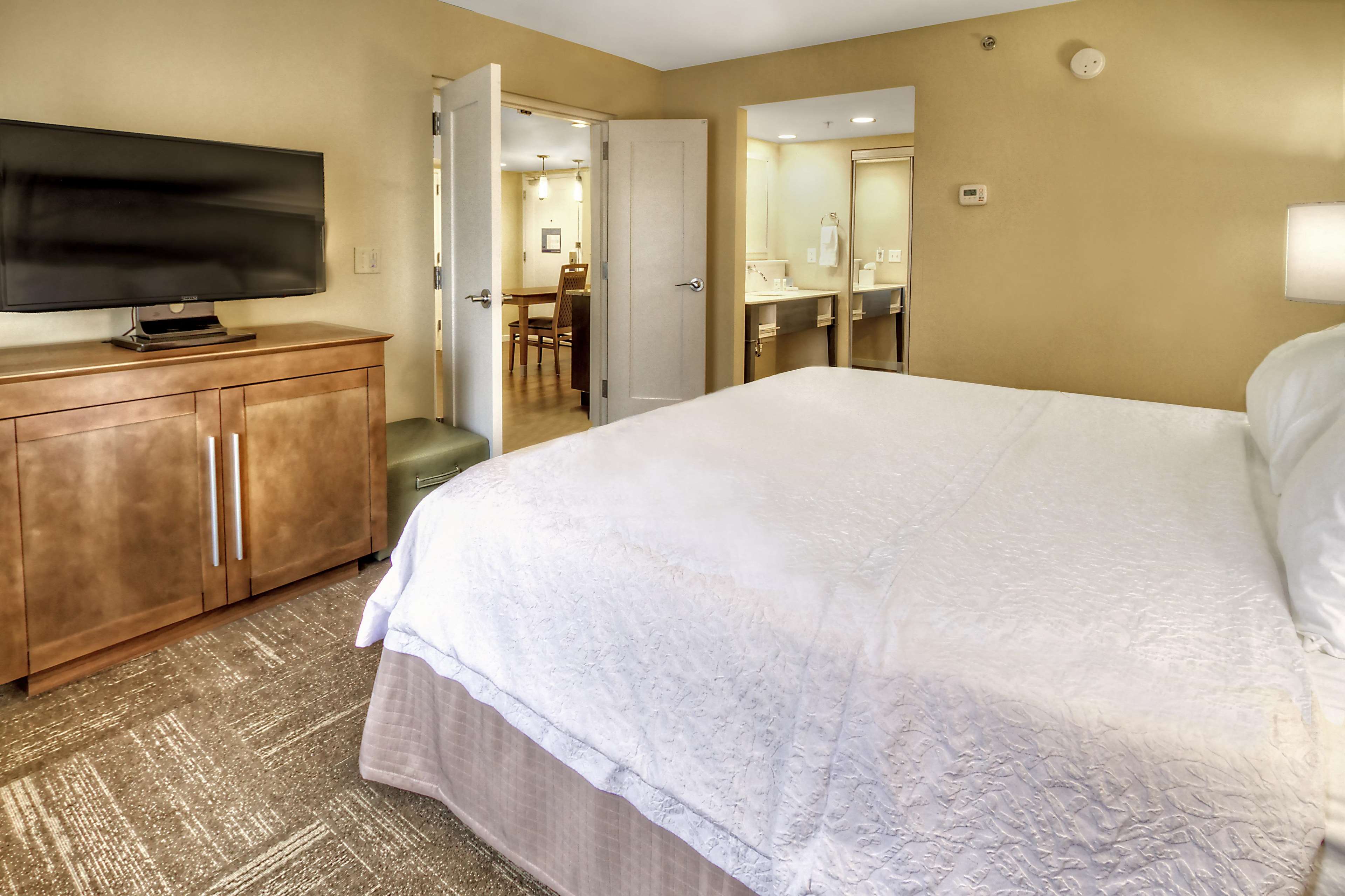 Hampton Inn & Suites Asheville-I-26 Photo