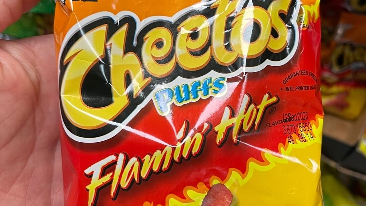 Cheetos Puffs Flamin' Hot