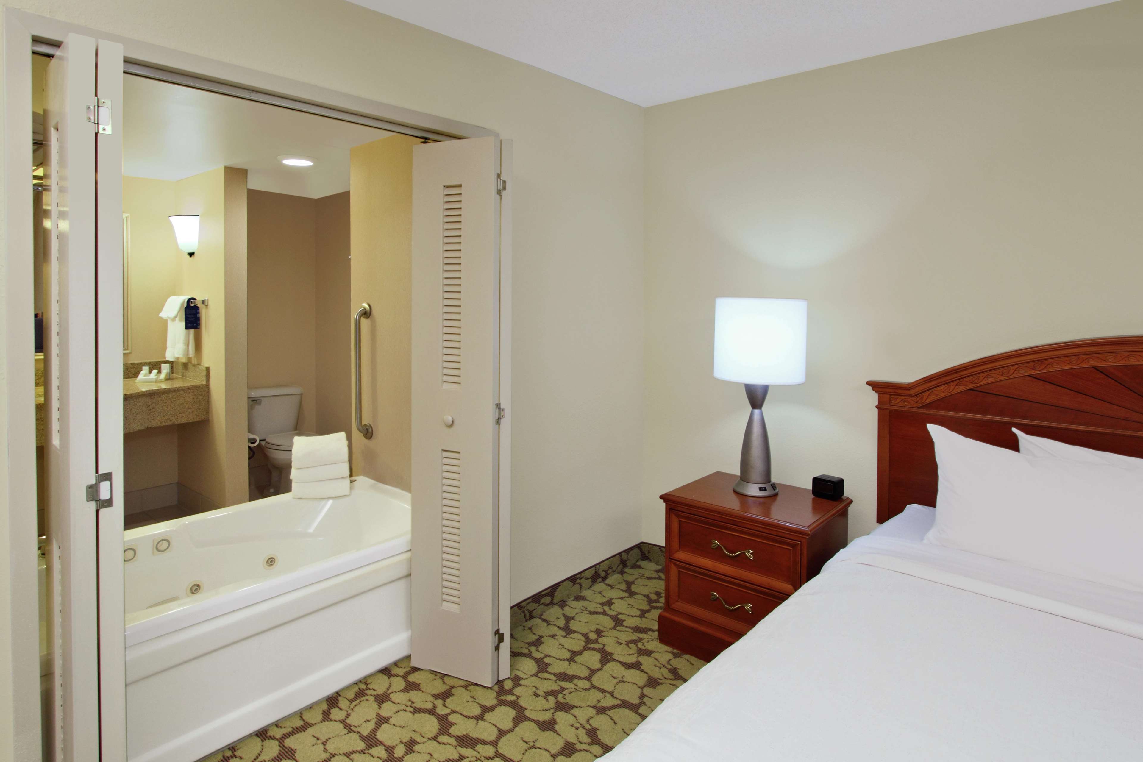 Hilton Garden Inn Chesapeake/Greenbrier Photo