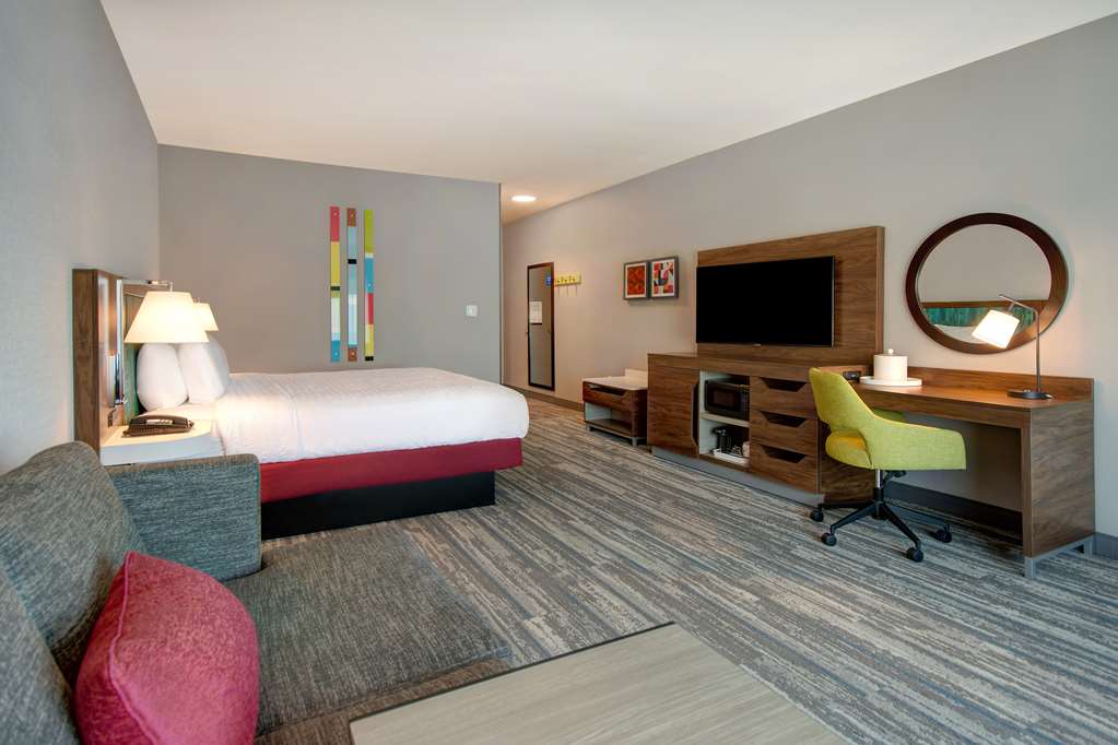 Hampton Inn & Suites Ontario Rancho Cucamonga Image