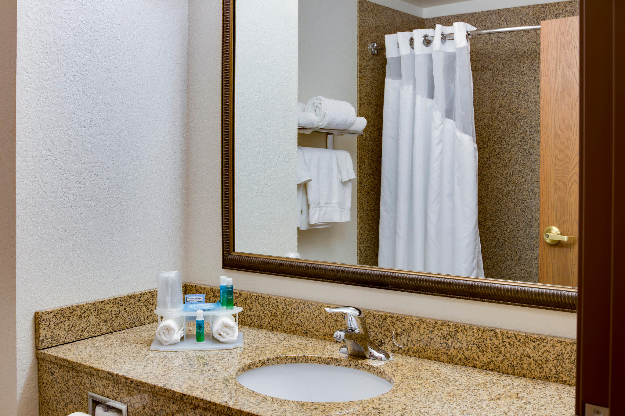 Holiday Inn Express & Suites Jacksonville Photo
