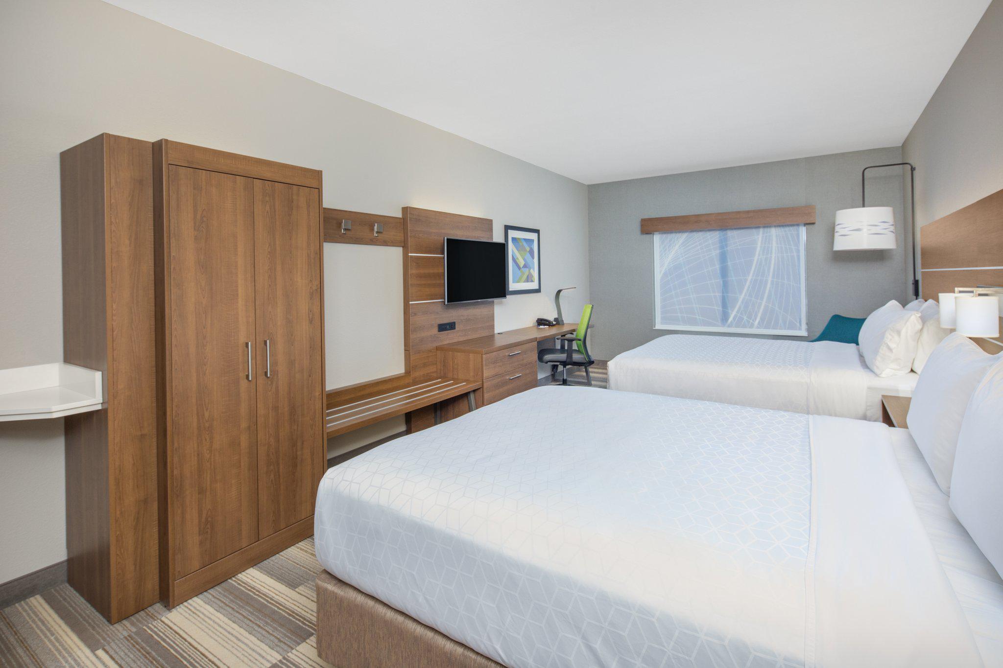 Holiday Inn Express & Suites Surprise Photo