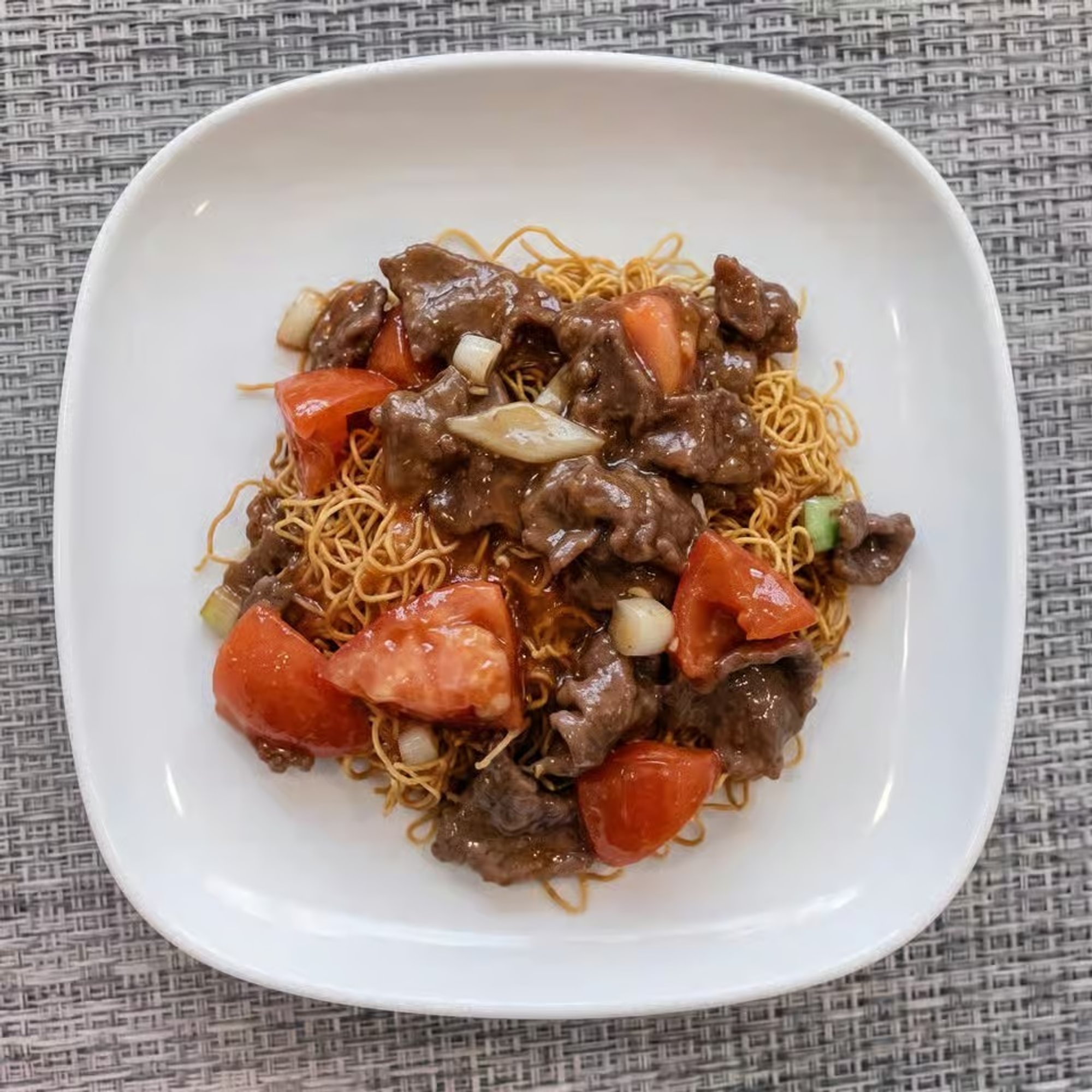 Tomato Beef Chow Mein / 蕃茄牛肉炒麵
