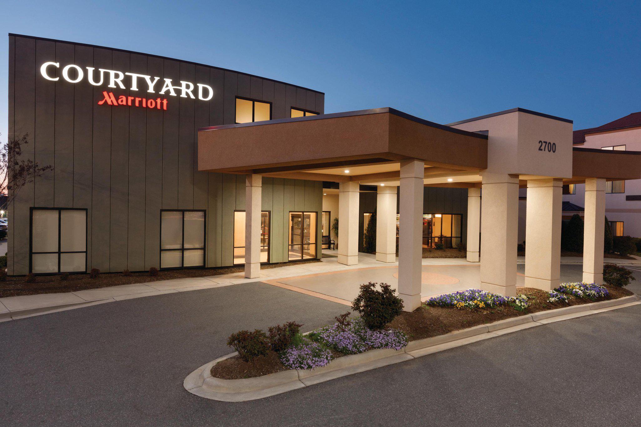 Courtyard by Marriott Charlotte Airport North