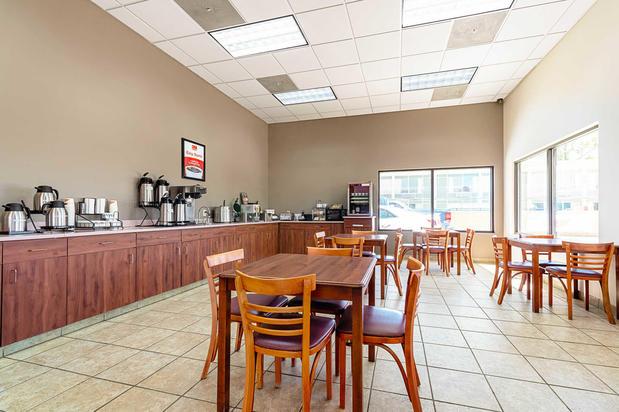 Images Econo Lodge