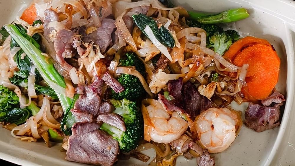 M16. Beef Fried Noodle