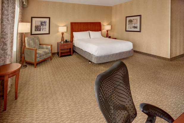 Images Hilton Garden Inn Lakewood