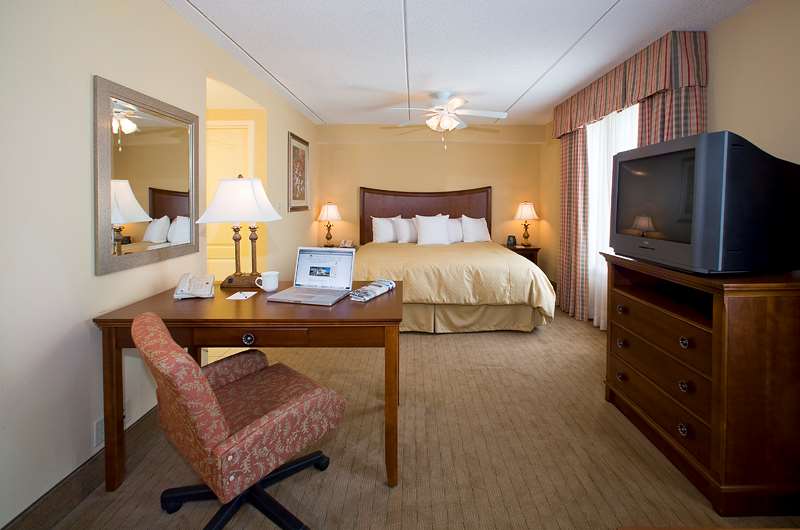 Homewood Suites by Hilton Chesapeake-Greenbrier Photo