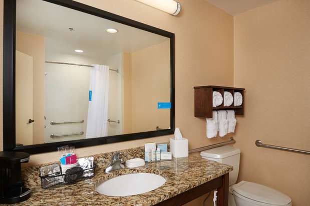Images Hampton Inn Cherokee