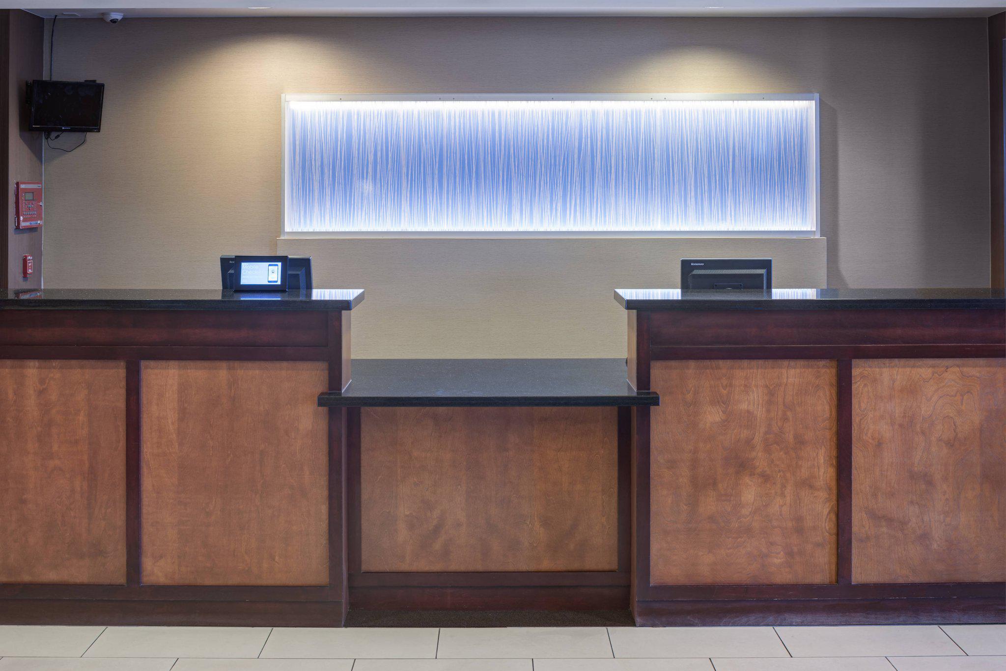 Fairfield Inn & Suites by Marriott Phoenix Chandler/Fashion Center Photo