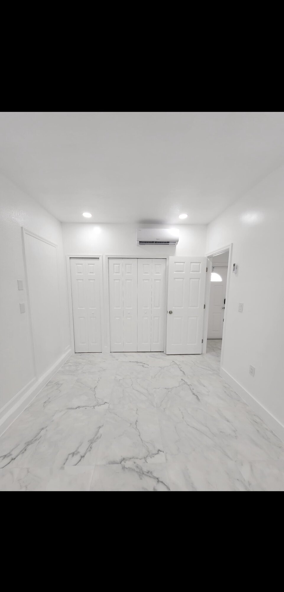 Miami Luminous Clean Image