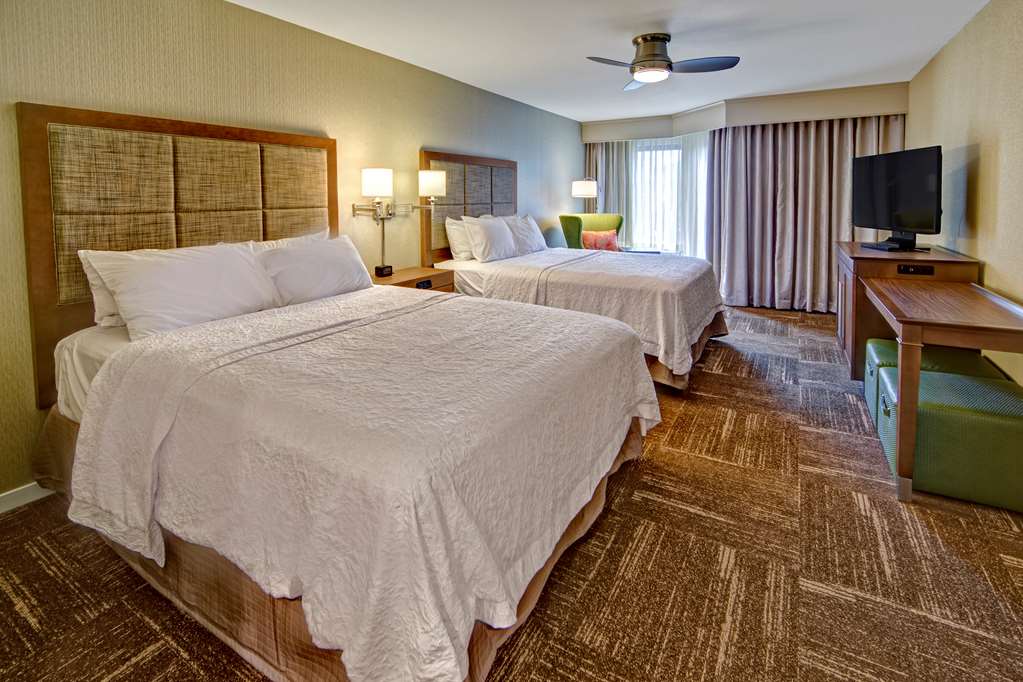 Hampton Inn & Suites Asheville Airport Image