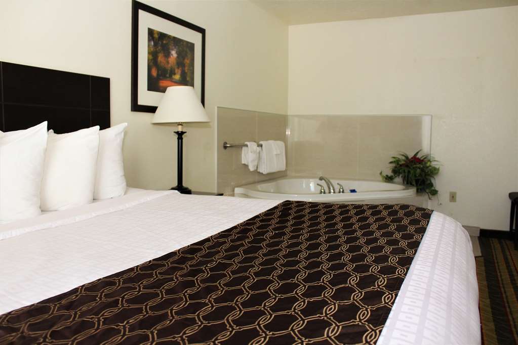 Best Western Visalia Hotel Image