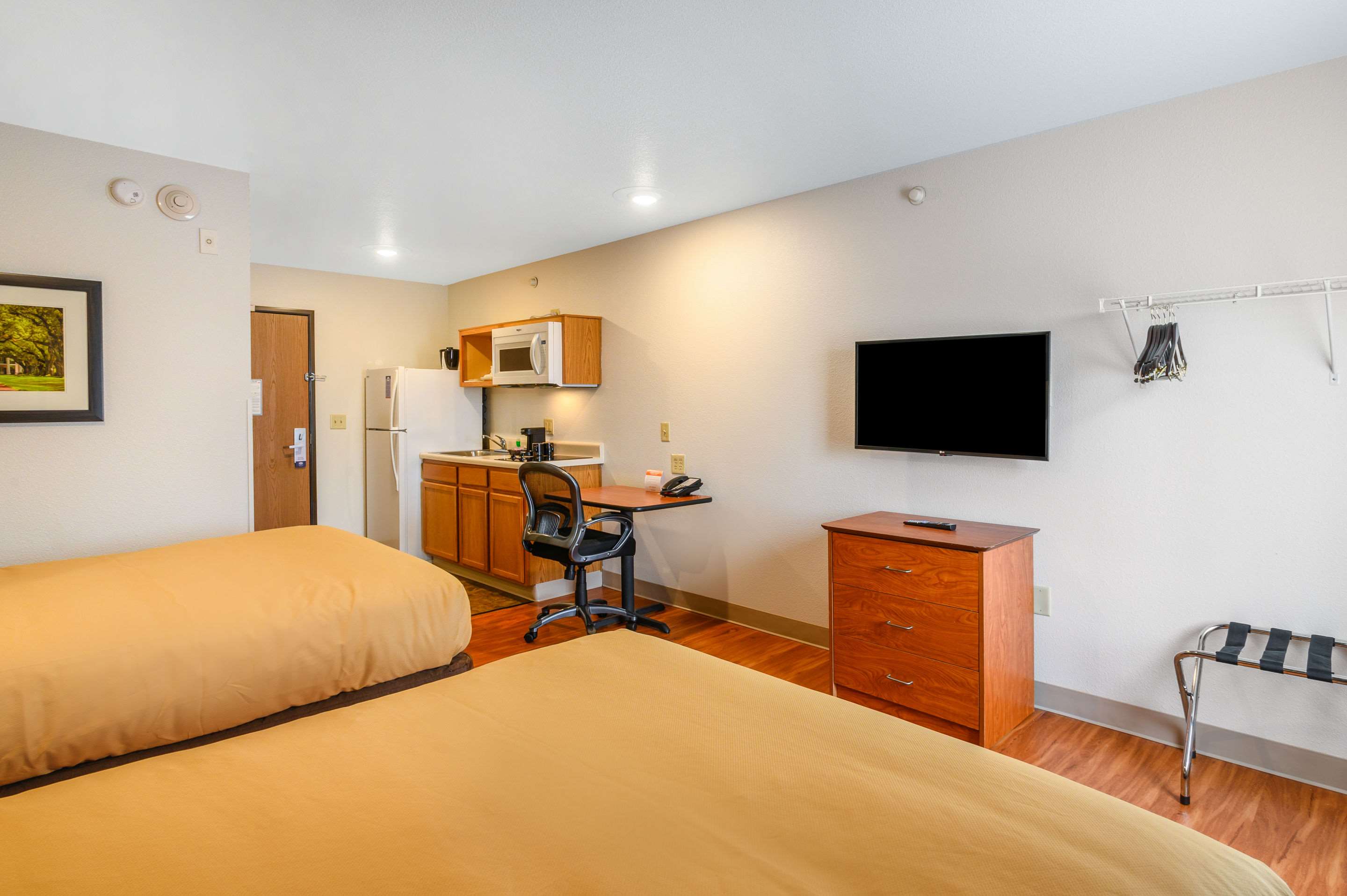 Suburban Extended Stay Hotel Photo