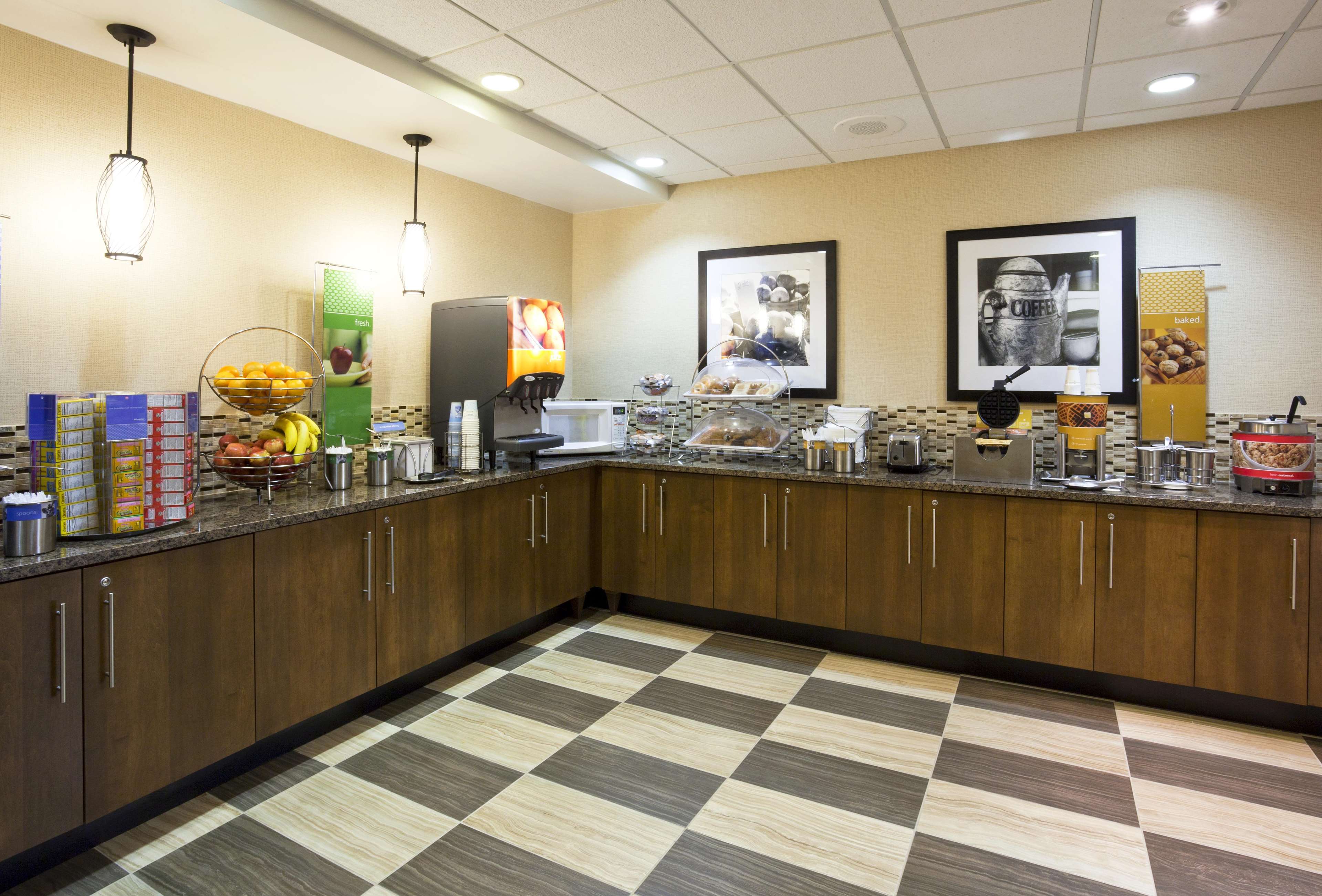 Hampton Inn Rockford Photo