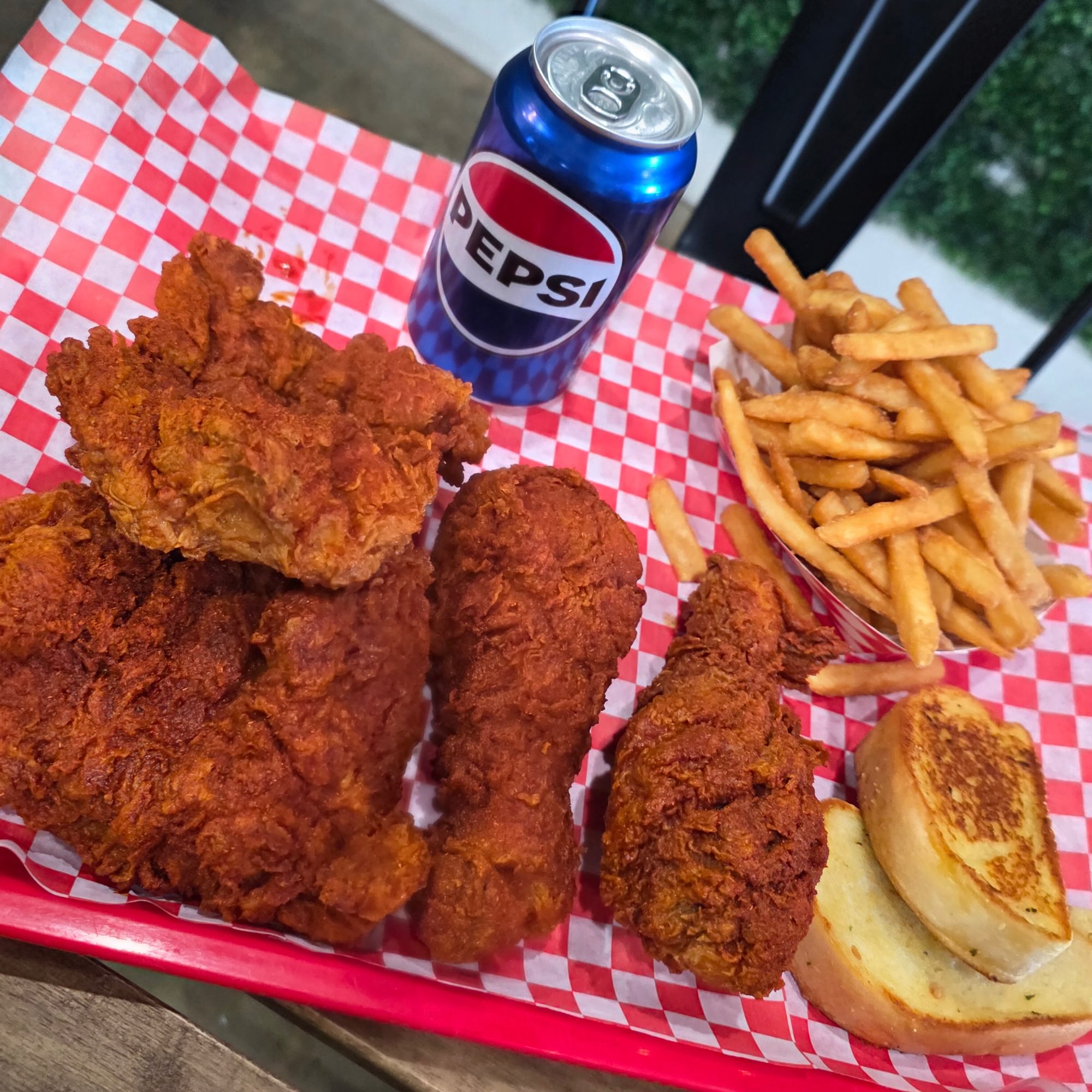 2 Thighs 2 Drumsticks 2 Toasts combo