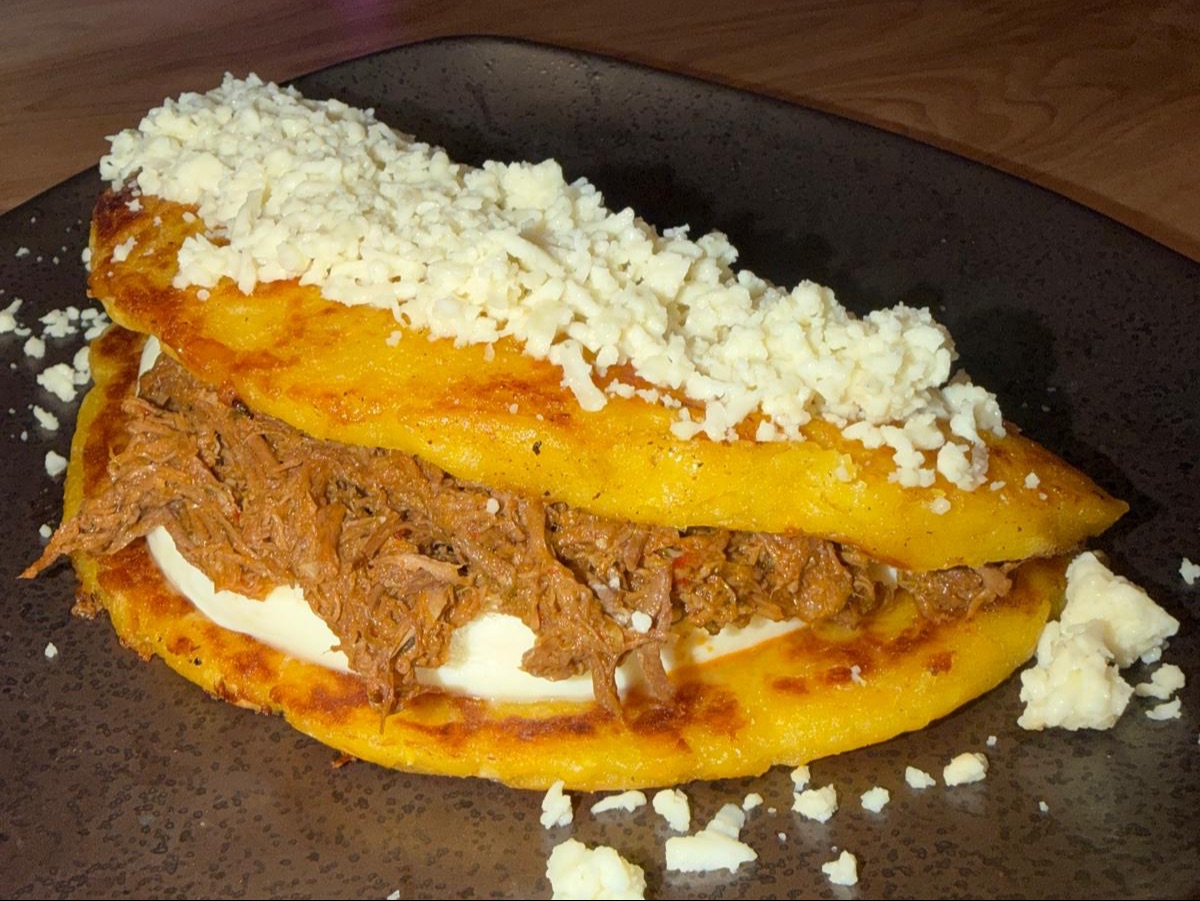 Beef Cachapa / Cachapa de Carne Mechada
