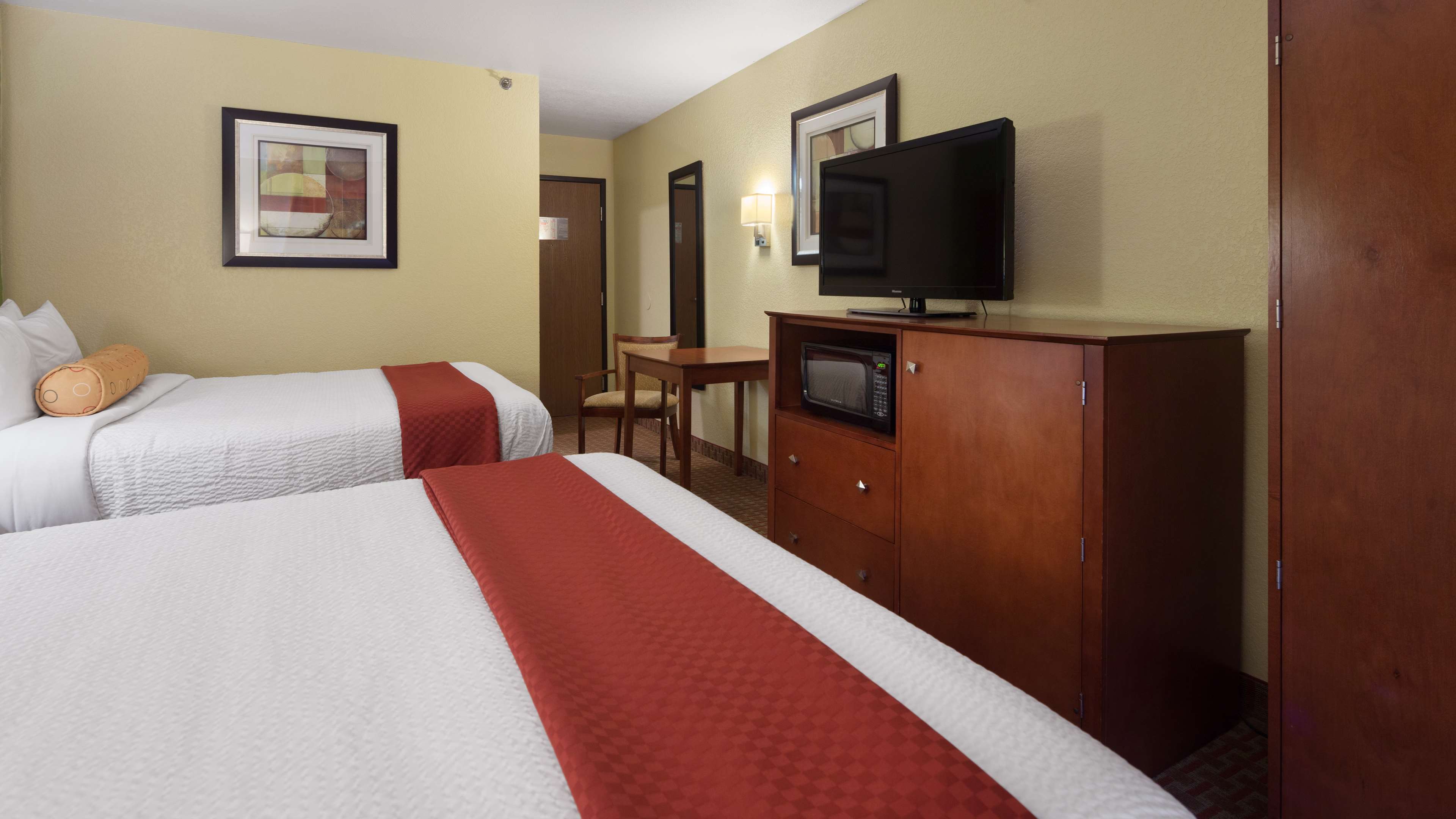 Best Western Plus Altoona Inn Photo