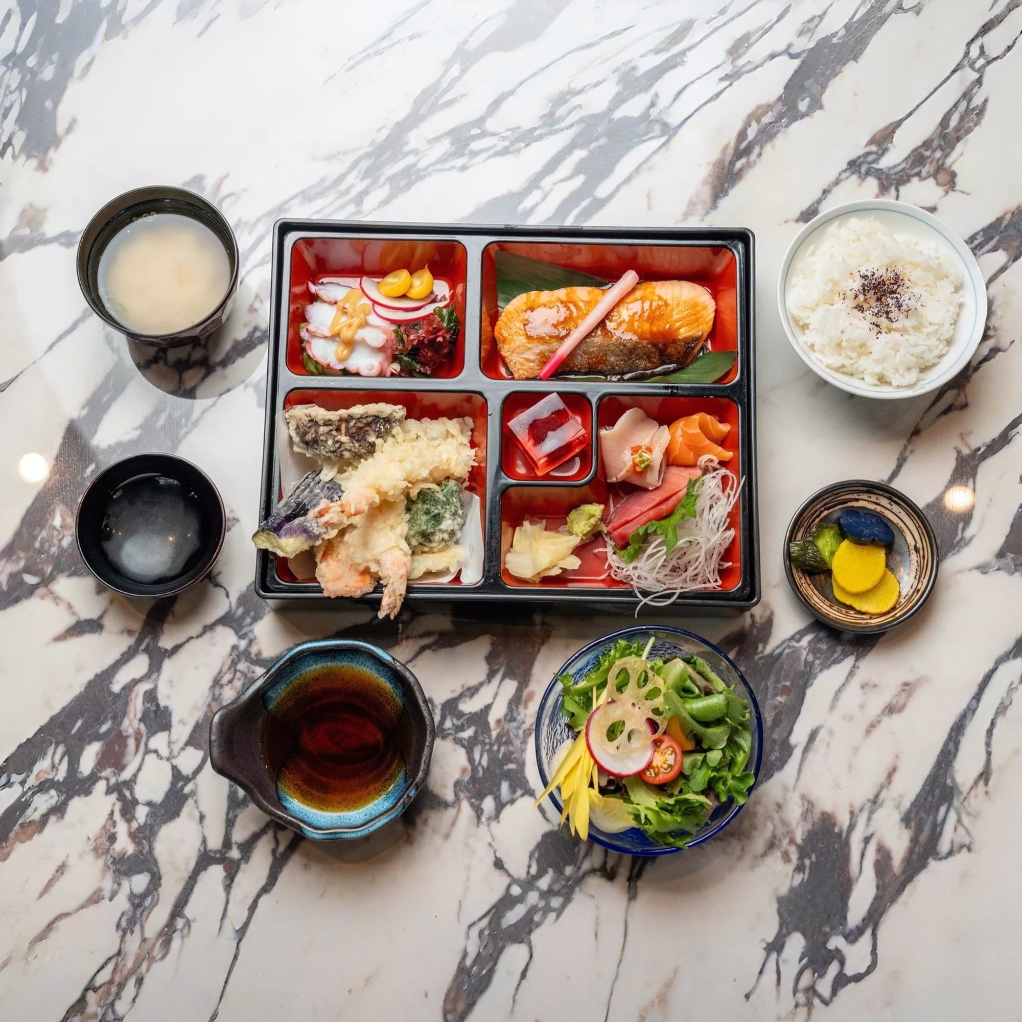 Tokusen Umaya Bento
