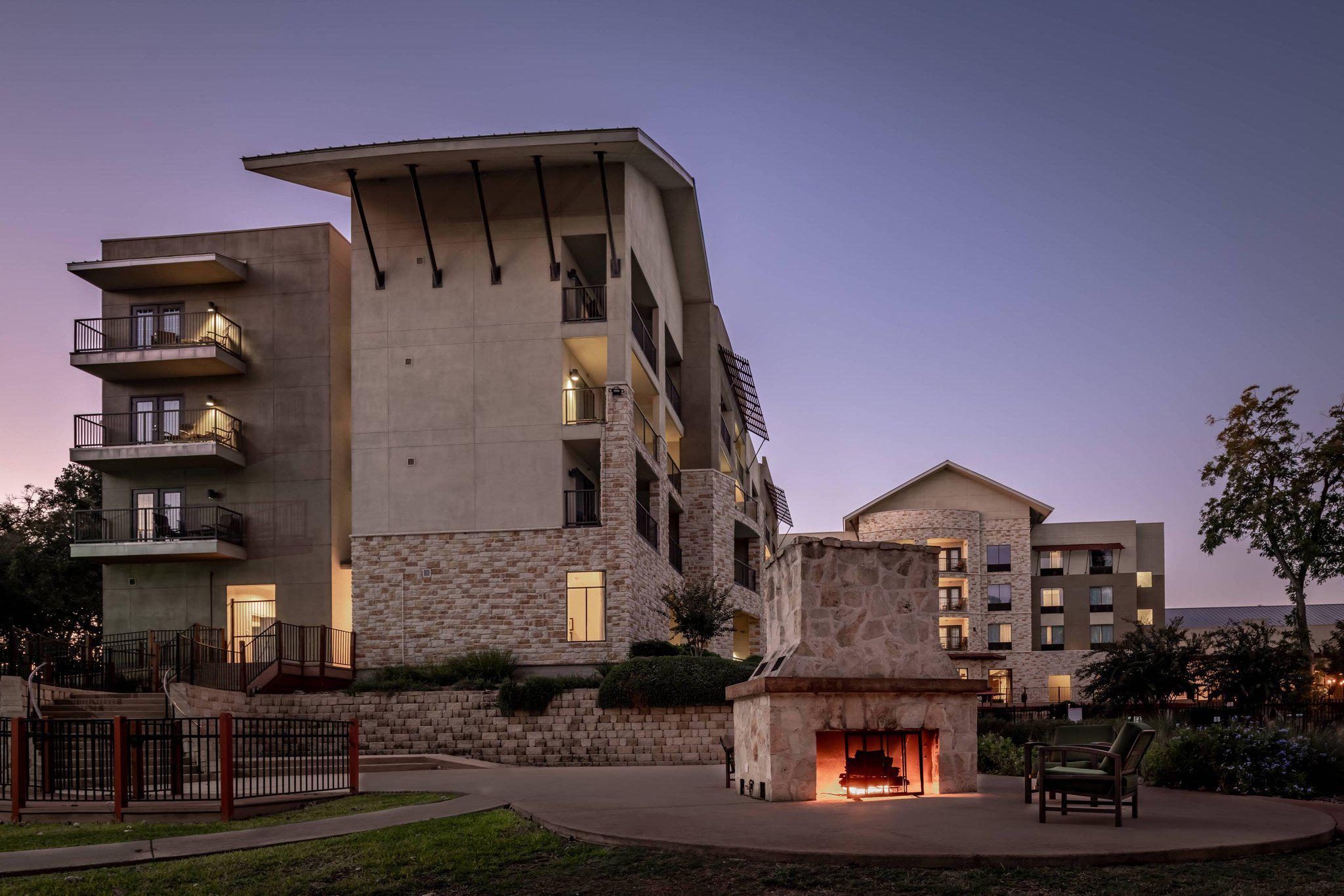 Courtyard by Marriott New Braunfels River Village Photo