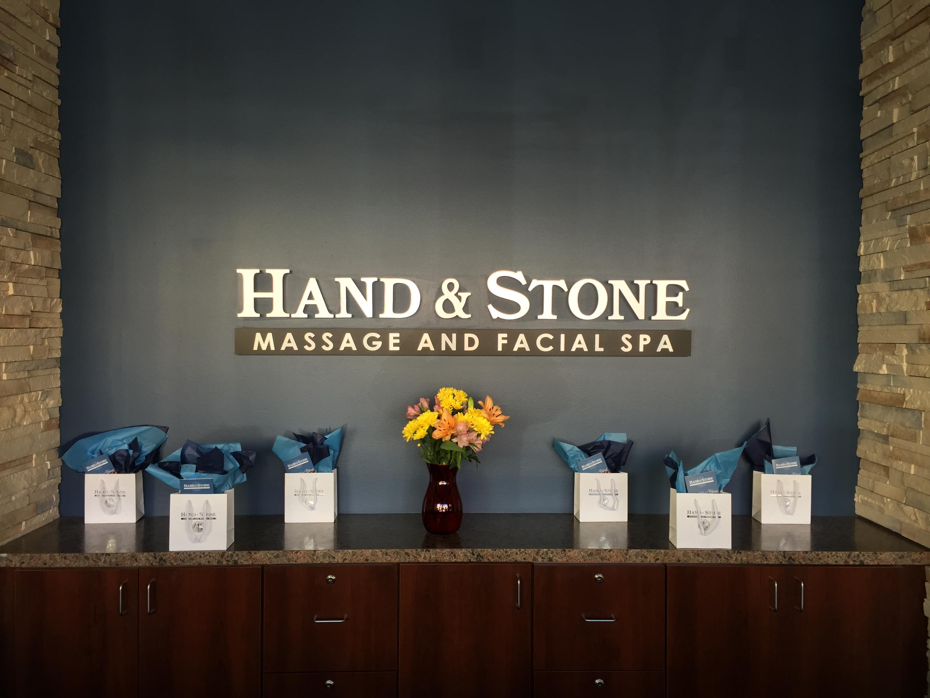 Hand And Stone Massage And Facial Spa Northfield Stapleton 8370 Northfield Boulevard Suite 1775